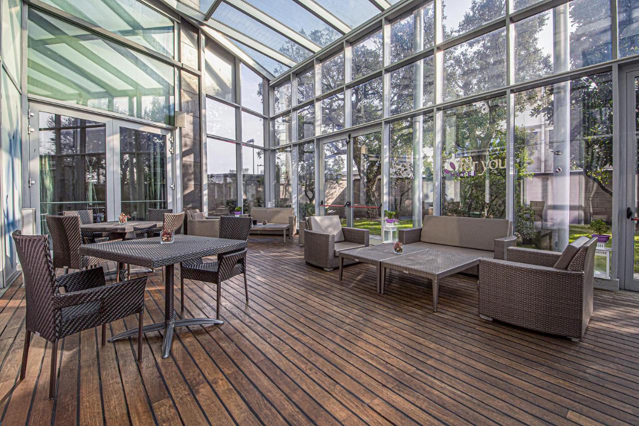 Hotel For You Чернуско-суль-Навільйо Екстер'єр фото